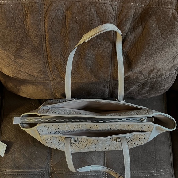 Coach F27391 Taylor Eyelet Leather Carryall silver/putty - Picture 2 of 8